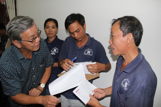 Báo Người Lao Động hỗ trợ công nhân Khánh Hòa tan hoang nhà cửa sau bão - Ảnh 8.