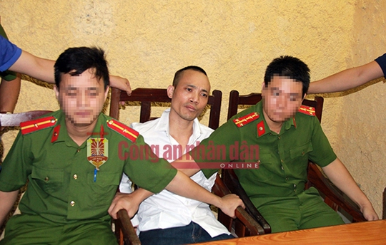 Tử tù Lê Văn Thọ không kịp phản ứng khi cảnh sát đập vỡ kính taxi, khống chế - Ảnh 1.