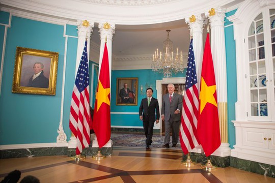 Phó Thủ tướng, Bộ trưởng Bộ Ngoại giao Phạm Bình Minh và Ngoại trưởng Rex Tillerson sau cuộc hội đàm