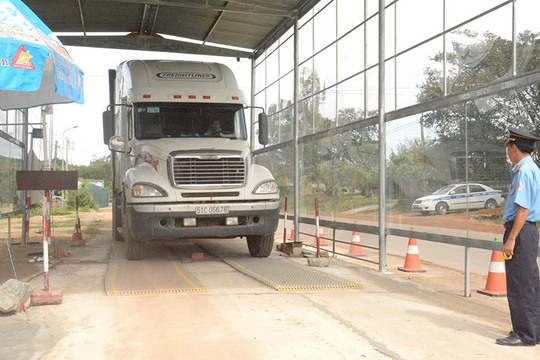 Nhắn tin đòi tông chết TTGT, lái xe bị phạt 15 triệu đồng - Ảnh 1. Nhắn tin đòi tông chết TTGT, lái xe bị phạt 15 triệu đồng - Ảnh 1.