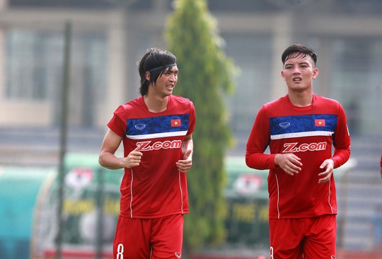 Tuấn Anh thực hiện đầy đủ các bài thể lực do ban huấn luyện U23 Việt Nam đề ra