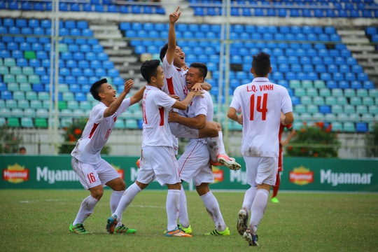 Thua ngược Myanmar 5 phút cuối, U18 Việt Nam bị loại cay đắng - Ảnh 1. Thua ngược Myanmar 5 phút cuối, U18 Việt Nam bị loại cay đắng - Ảnh 1.