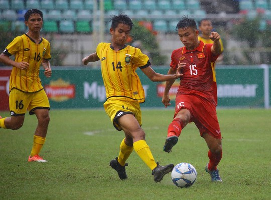 U18 của HLV Hoàng Anh Tuấn đại thắng ngày ra quân - Ảnh 3. U18 của HLV Hoàng Anh Tuấn đại thắng ngày ra quân - Ảnh 3.