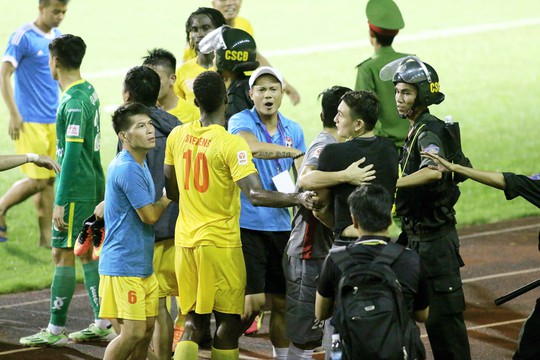 Sỹ Mạnh đánh Đặng Văn Lâm: Không có lửa, sao có khói? - Ảnh 2. Sỹ Mạnh đánh Đặng Văn Lâm: Không có lửa, sao có khói? - Ảnh 2.