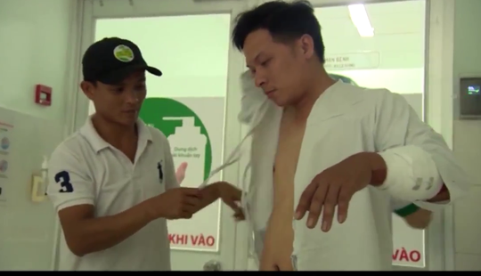 Tài xế phản đối BOT Cai Lậy bị chém yêu cầu khởi tố vụ án - Ảnh 2. Tài xế phản đối BOT Cai Lậy bị chém yêu cầu khởi tố vụ án - Ảnh 2.