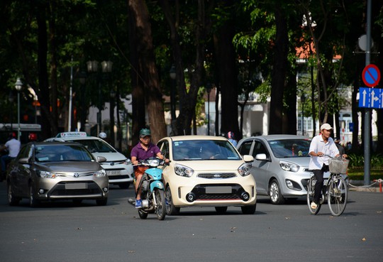 Giảm giá ô tô tại Việt Nam - cơn khát cho người trẻ - Ảnh 2.