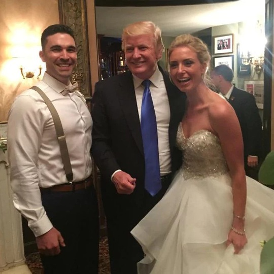 Bất ngờ vì được Tổng thống Donald Trump dự đám cưới - Ảnh 1.