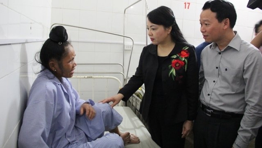 Bộ trưởng Nguyễn Thị Kim Tiến lên án các vụ tấn công thầy thuốc - Ảnh 1.