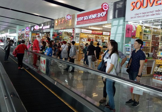 Ngạc nhiên với không khí Giáng sinh ở sân bay Nội Bài - Ảnh 10. Ngạc nhiên với không khí Giáng sinh ở sân bay Nội Bài - Ảnh 10.