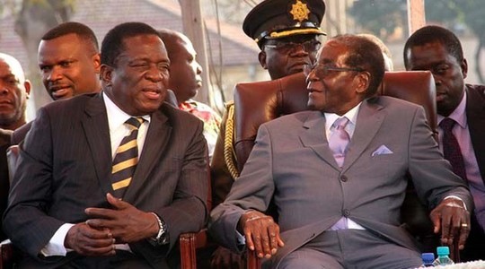 
Cựu Phó Tổng thống Zimbabwe Emmerson Mnangagwa (trái) và Tổng thống Mugabe. Ảnh: Nehanda Radio
