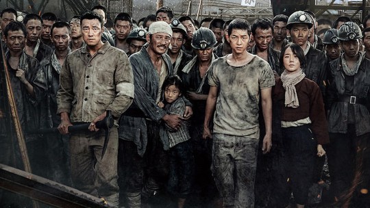 Phim mới của Song Joong Ki lập kỷ lục phòng vé - Ảnh 1.