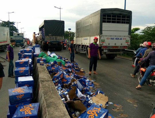 Hình ảnh đẹp sau sự cố giao thông