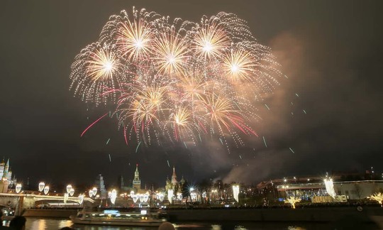 Châu Âu bắn pháo hoa chào năm 2018 - Ảnh 10.