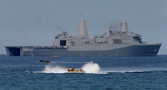 Hải quân Mỹ thách thức yêu sách của Trung Quốc ở biển Đông - Ảnh 1.