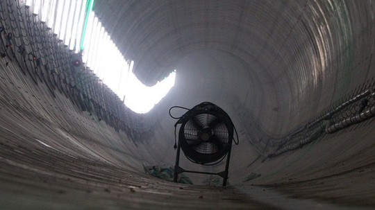Cận cảnh bên trong đường hầm tuyến Metro đầu tiên của TPHCM - Ảnh 9.