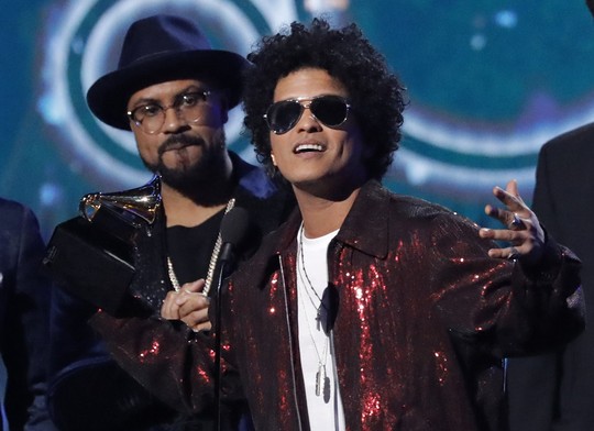 Grammy 2018: Bruno Mars gom hết giải quan trọng! - Ảnh 26.