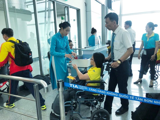 Vietnam Airlines dành thủ tục đặc biệt cho đoàn thể thao dự Asian Para Games 3 - Ảnh 2.