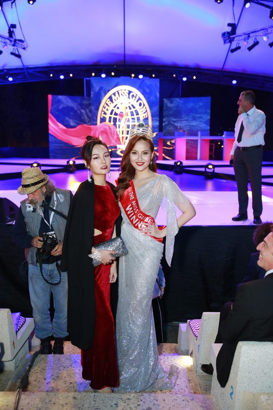 Khánh Ngân lên tiếng về sự cố không được trao vương miện trong Đêm chung kết Miss Globe 2018 - Ảnh 3.