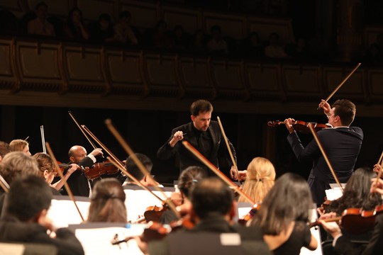 Màn độc tấu đỉnh cao của nghệ sĩ violin Sergei Dogadin chinh phục khán giả Hà Nội - Ảnh 5.