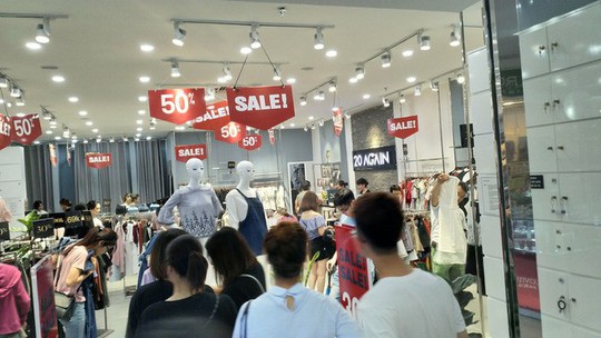 Những mánh lới bán hàng sale off của các shop thời trang - Ảnh 4.