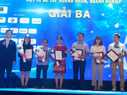 Báo Người Lao Động đoạt 2 giải báo chí viết về doanh nhân, doanh nghiệp - Ảnh 1.