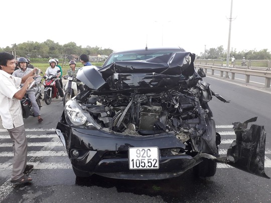 Tai nạn kinh hoàng giữa 2 xe tải, ô tô Mazda BT50 và 2 xe máy - Ảnh 5.