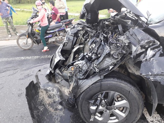 Tai nạn kinh hoàng giữa 2 xe tải, ô tô Mazda BT50 và 2 xe máy - Ảnh 4.