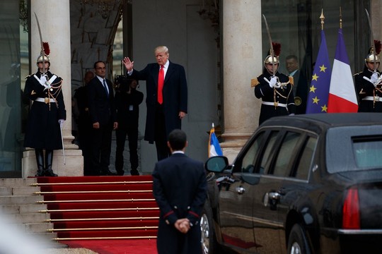 Tổng thống Pháp không nể mặt ông Trump - Ảnh 2.