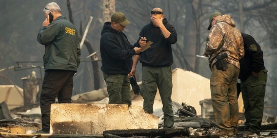Mỹ: Lửa rừng rực, khói ngút trời ở bang California - Ảnh 4.