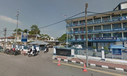 Malaysia bắt giữ băng cướp người Việt đeo mặt nạ phá két sắt - Ảnh 1.
