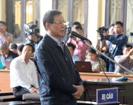 Ông trùm khai tặng, ông Phan Văn Vĩnh nói mua đồng hồ 1,1 tỉ bằng tiền bán cây cảnh - Ảnh 1.