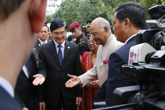 Tổng thống Ấn Độ cùng phu nhân thăm di sản thế giới Mỹ Sơn - Ảnh 5.