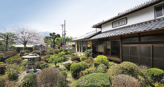 Những ngôi nhà đẹp tựa tranh vẽ ở nông thôn Nhật Bản - Ảnh 15.