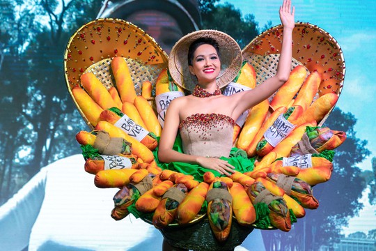 Độc đáo bộ trang phục của H’hen Niê mang đến Miss Universe - Ảnh 2.