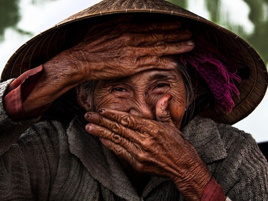 Ngắm hình ảnh Cụ bà Việt đẹp nhất thế giới  - Ảnh 3.