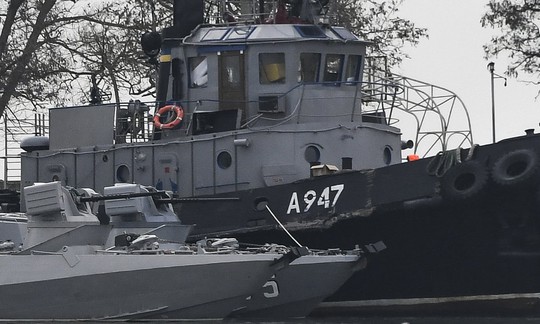 Nga chuẩn bị buộc tội thủy thủ Ukraine trên 3 tàu bị bắt - Ảnh 1.