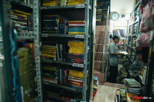Tiệm sách miễn phí hơn 10 năm giữa lòng Sài Gòn - Ảnh 6.