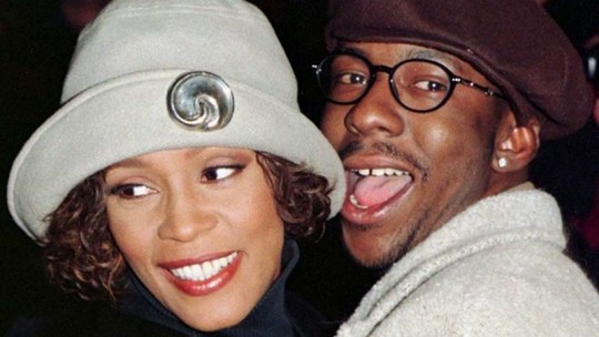 Chồng cũ cố danh ca Whitney Houston kiện phim tài liệu bi thương về bà - Ảnh 3.
