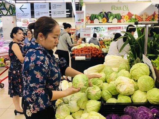 Lotte Mart cải tạo lại không gian mua sắm, khách hàng ngỡ ngàng - Ảnh 1.