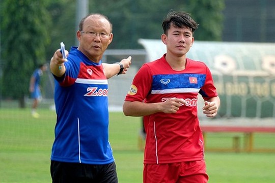 HLV Park Hang-seo bổ sung 6 tuyển thủ, có tên Minh Vương - Ảnh 1.