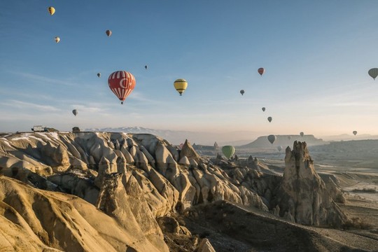 Bán tất cả gia sản, cả nhà cùng nhau du lịch vòng quanh thế giới - Ảnh 7.