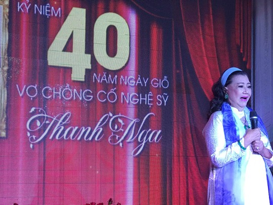 Nhiều nghệ sĩ mang hoa hồng dự giỗ thứ 40 NSƯT Thanh Nga - Ảnh 1.