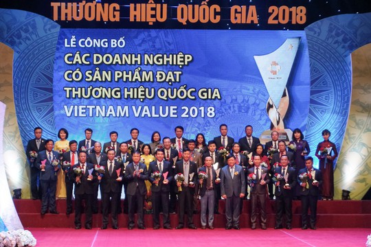 Hùng Hậu lần thứ 2 đạt chứng nhận Thương hiệu Quốc gia - Ảnh 1.