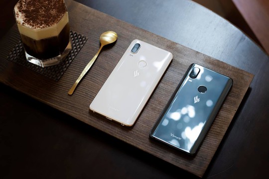 Giá rẻ, hậu mãi tốt - hai “vũ khí” đáng gờm của tân binh Vsmart - Ảnh 4.