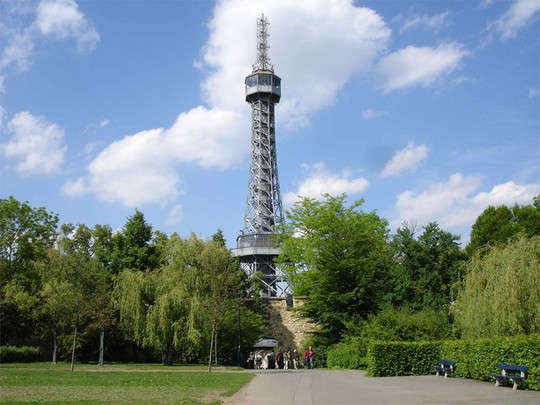 10 nơi ngắm tháp Eiffel mà không cần tới Pháp - Ảnh 3.