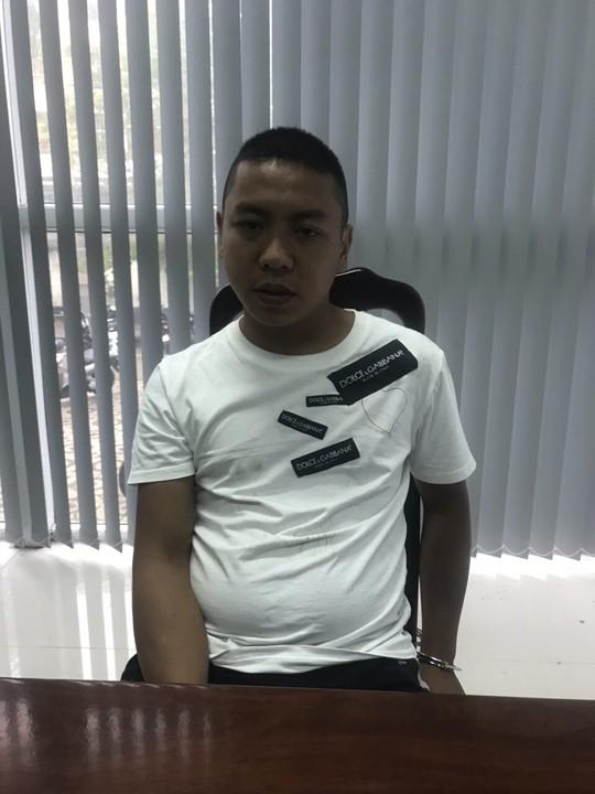 Đà Nẵng: Người dân bắt gọn đối tượng cướp giật điện thoại du khách - Ảnh 1.