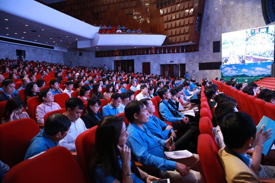 Hội nghị trực tuyến toàn quốc học tập, quán triệt Nghị quyết Đại hội XII Công đoàn Việt Nam - Ảnh 2.