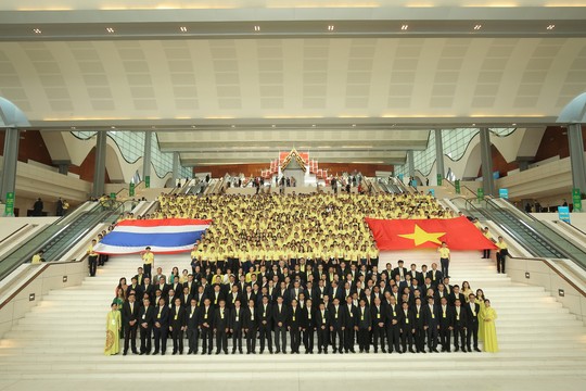 C.P. Việt Nam kỷ niệm 25 năm thành lập và đón nhận Huân chương Lao động hạng ba - Ảnh 4.