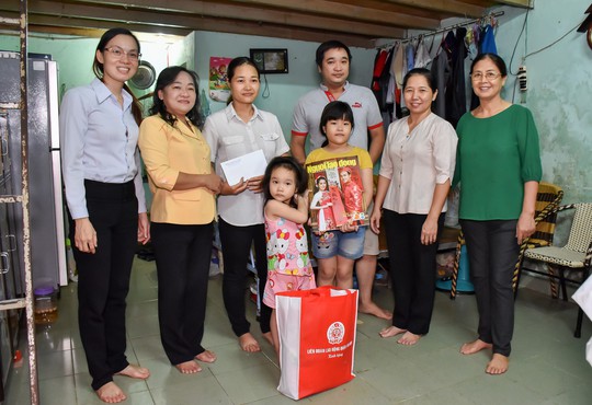 Xuân ấm áp cho người ở lại - Ảnh 5.