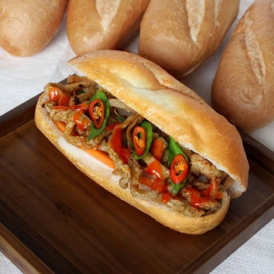 Những quán bánh mì ngon độc lạ chỉ có ở Sài Gòn, dân ‘sành ăn’ nhất định đừng bỏ lỡ! - Ảnh 4.